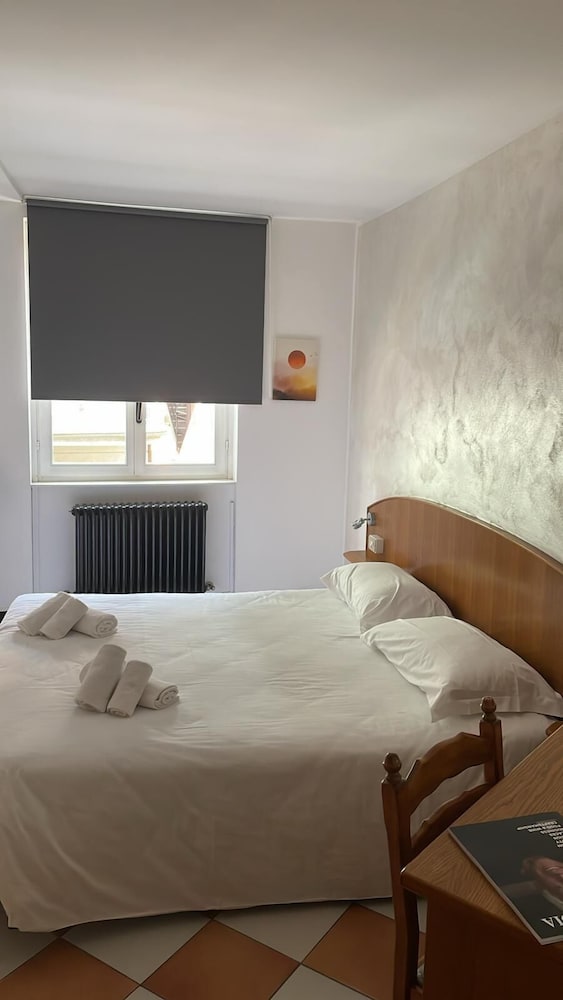 Room, Double Bed