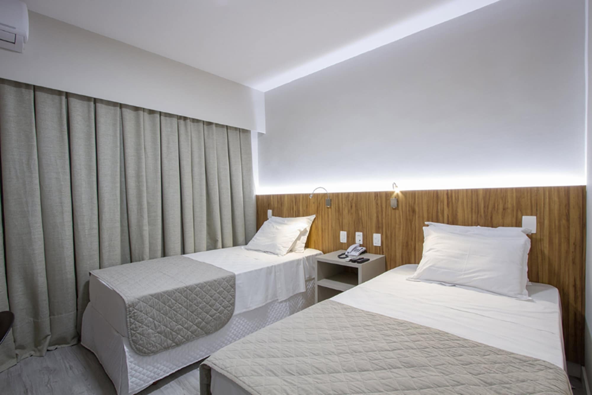 Superior, Twin Beds