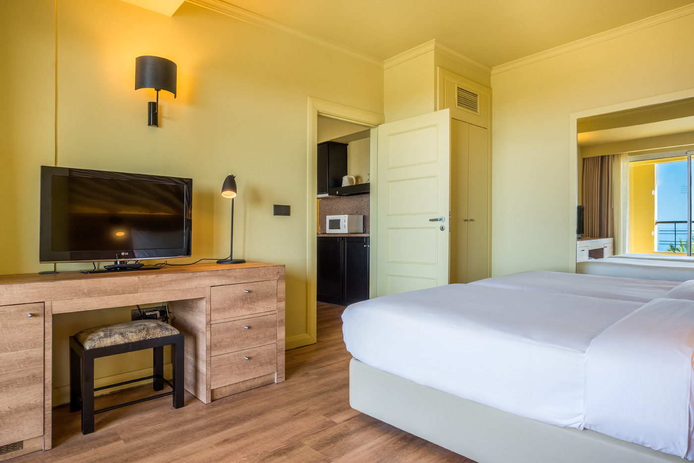 Suite, Lateral Side Sea View