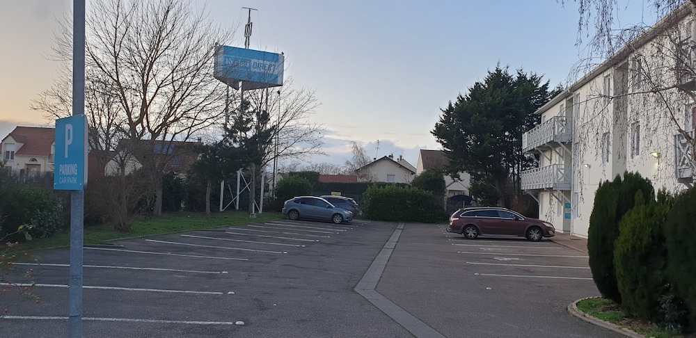 Kyriad Direct Poissy Acheres 12/20