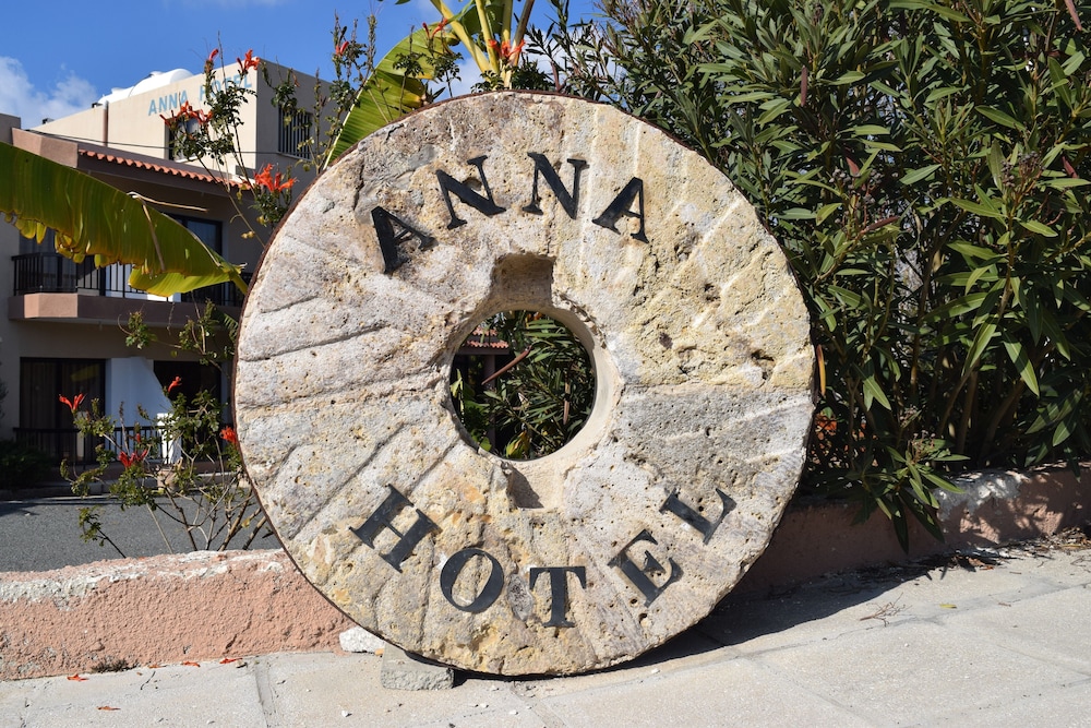 Anna Hotel Apartments 65/69