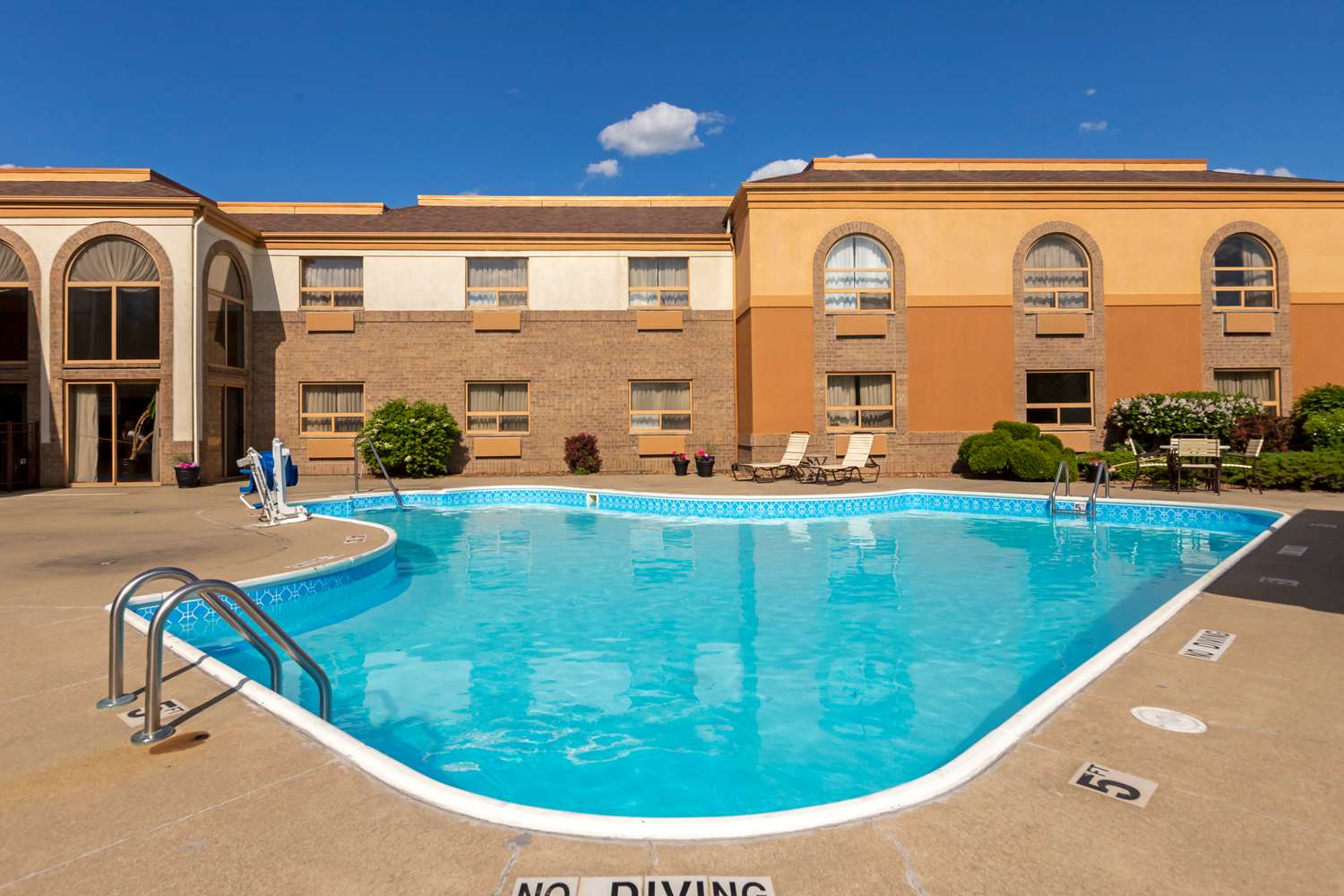 Best Western Davison Inn 42/43