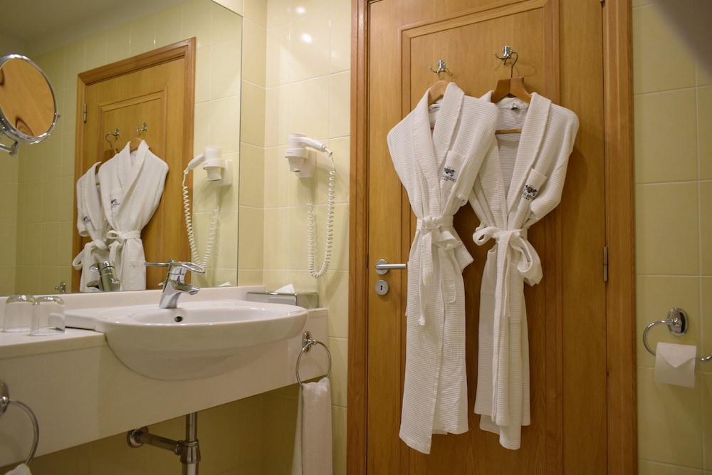 Madeira Regency Cliff - Adults Only 47/50