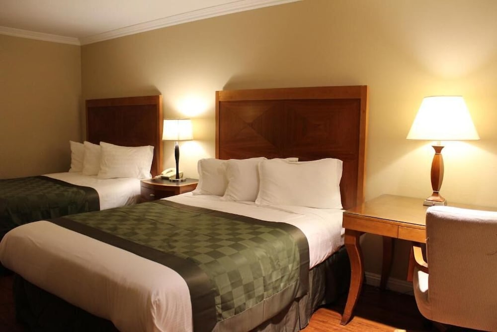 Garden Inn San Gabriel 17/57