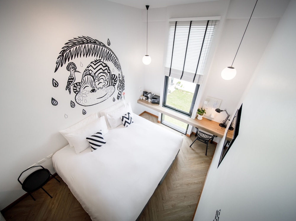 Blu Monkey Hub and Hotel Ranong 8/46