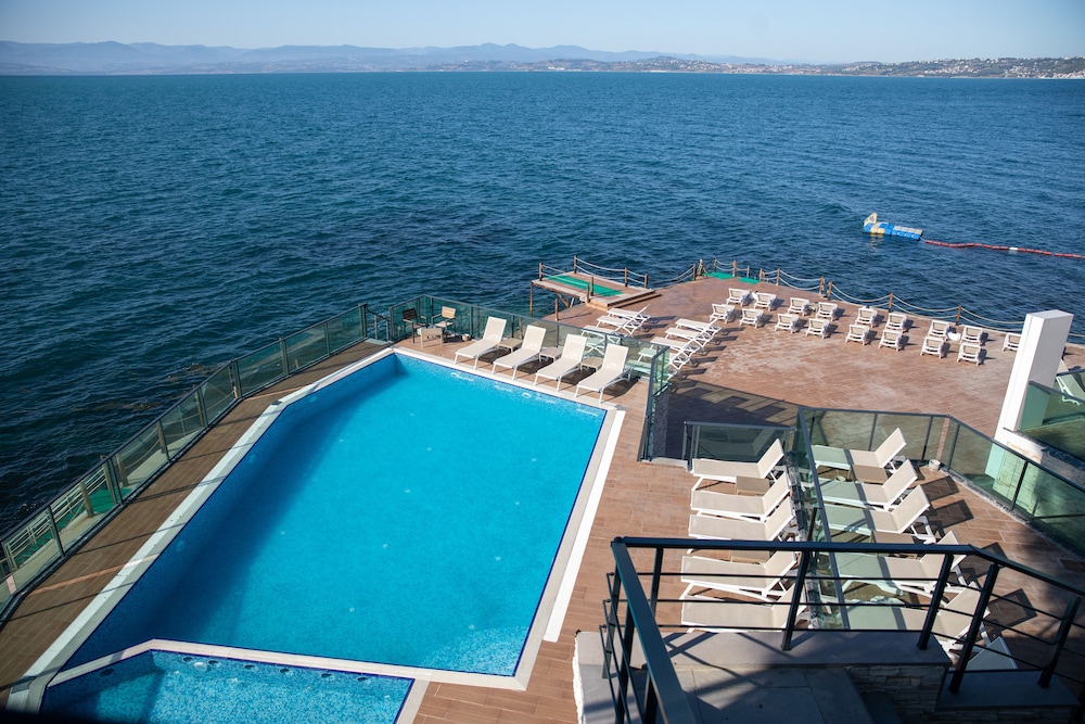 Vira Otel Suites 63/68