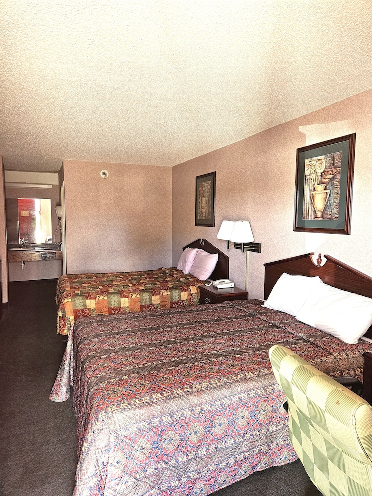 OYO Hotel East Macon I-75 45/74