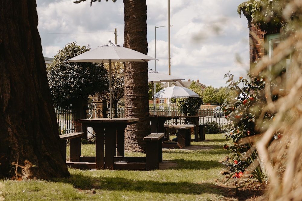 The Old Orleton Inn 39/43