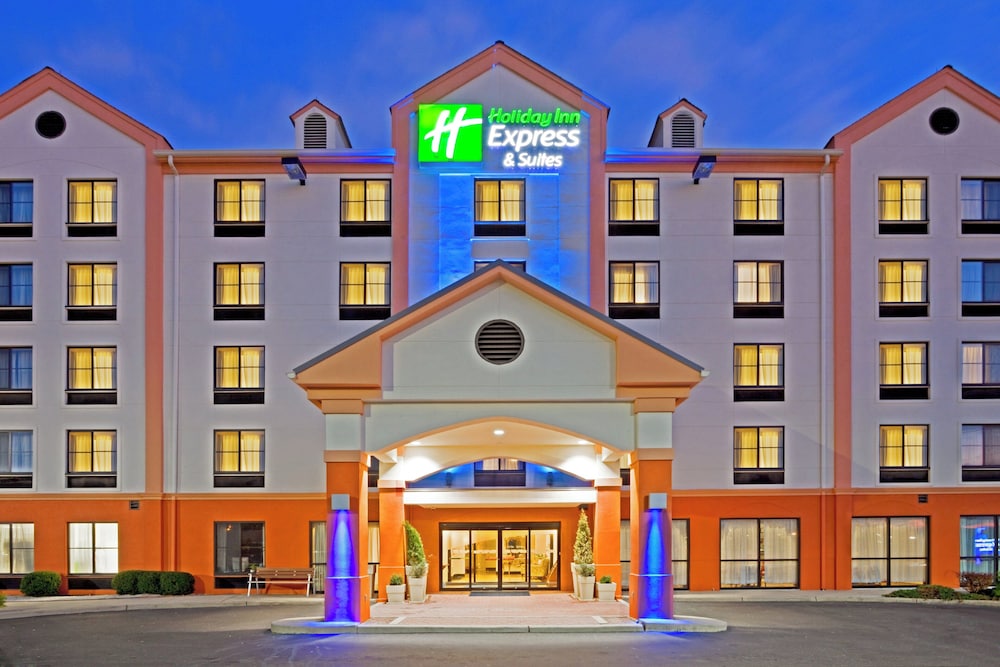 Holiday Inn Express Hotel Suites Meadowlands Area 68/72