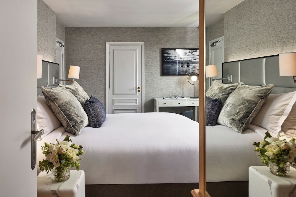 Eiffel, Family, Suite