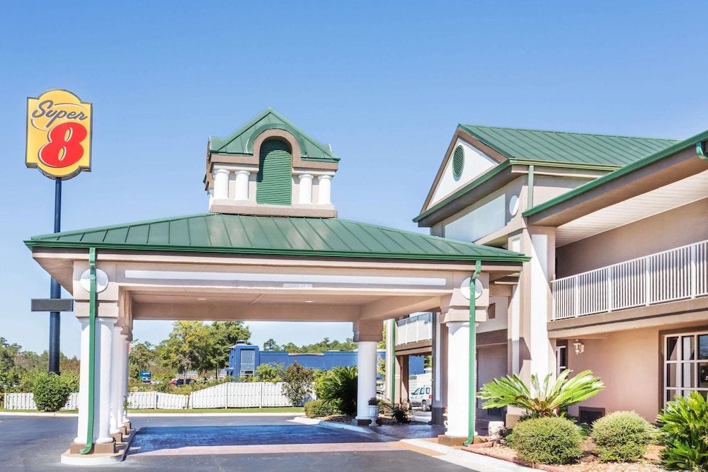 Super 8 By Wyndham Marianna 3/19