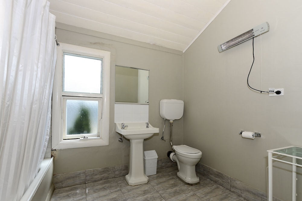 Edinburgh Gallery Bed Breakfast 54/61