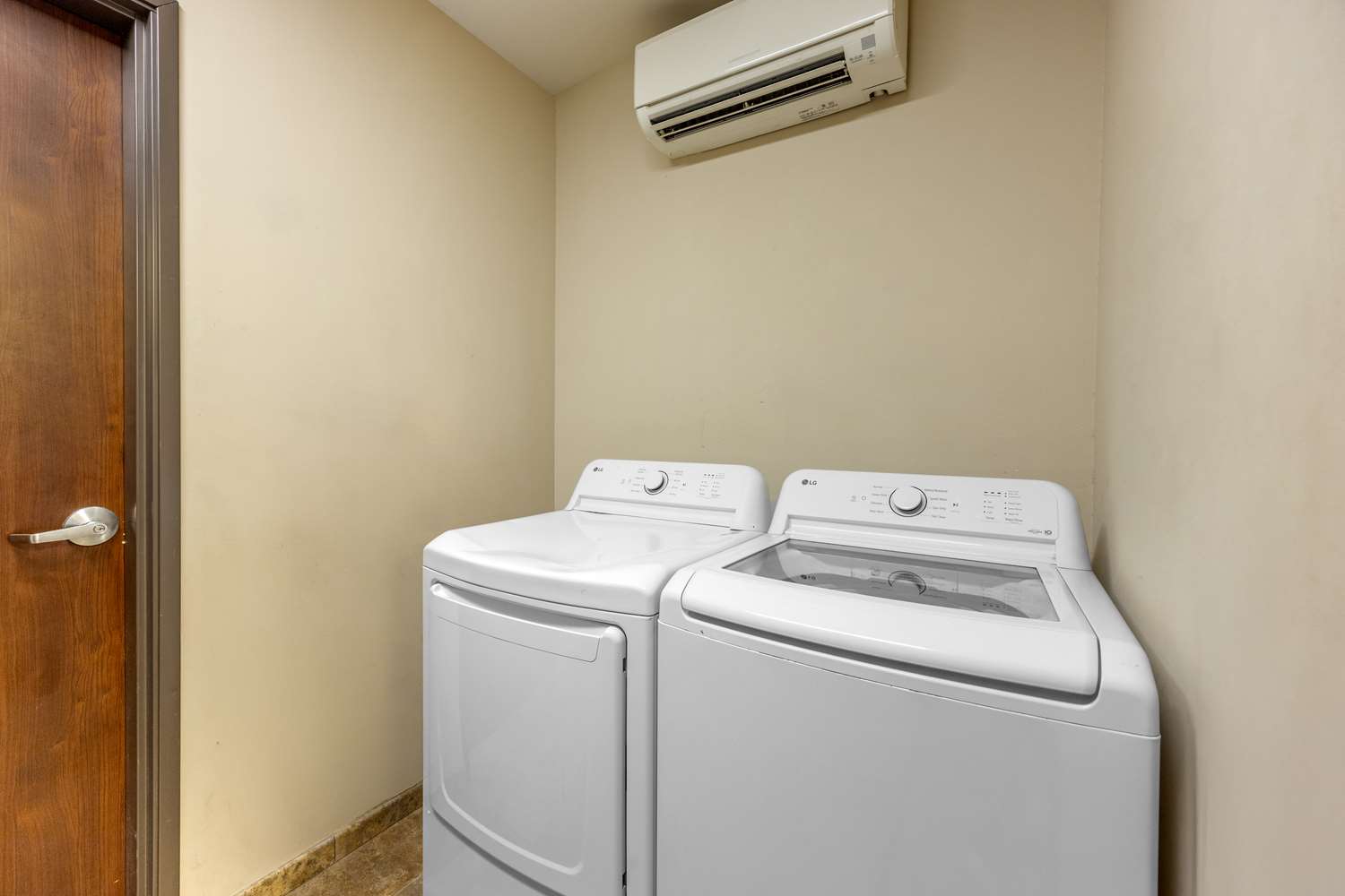 Best Western Plus Tupelo Inn Suites 19/45