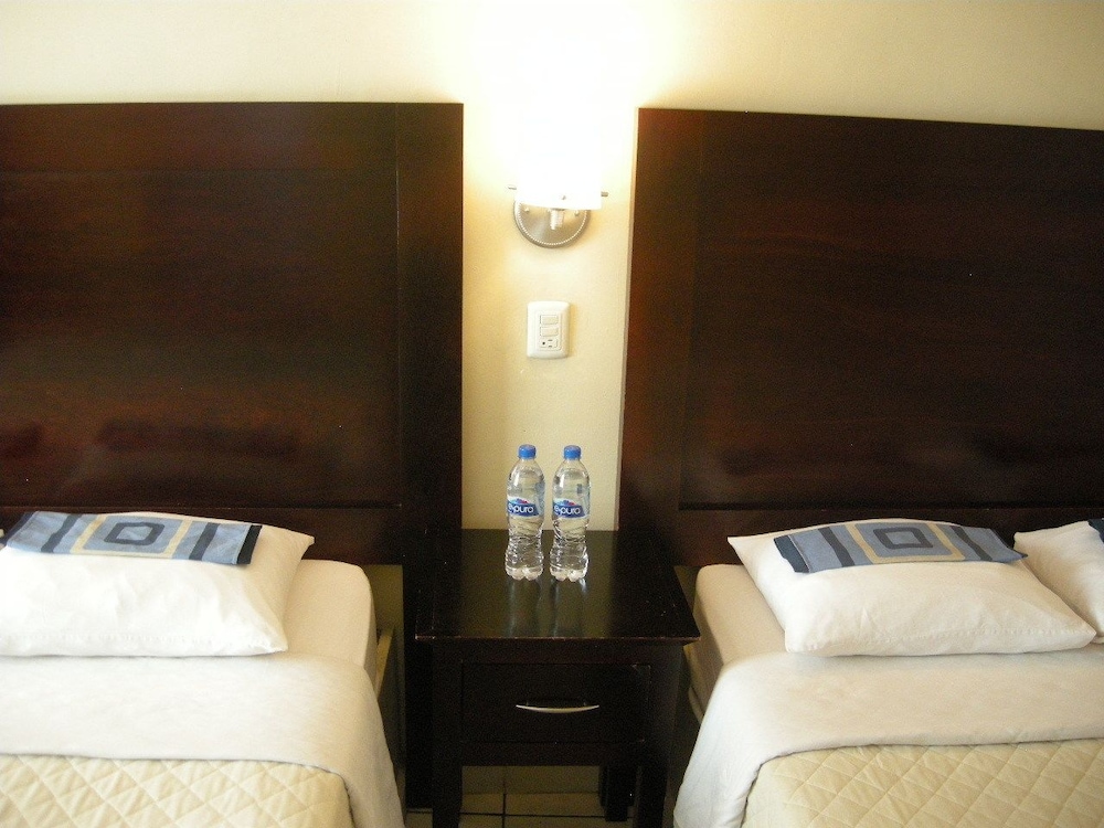 Hotel Arribo 11/27
