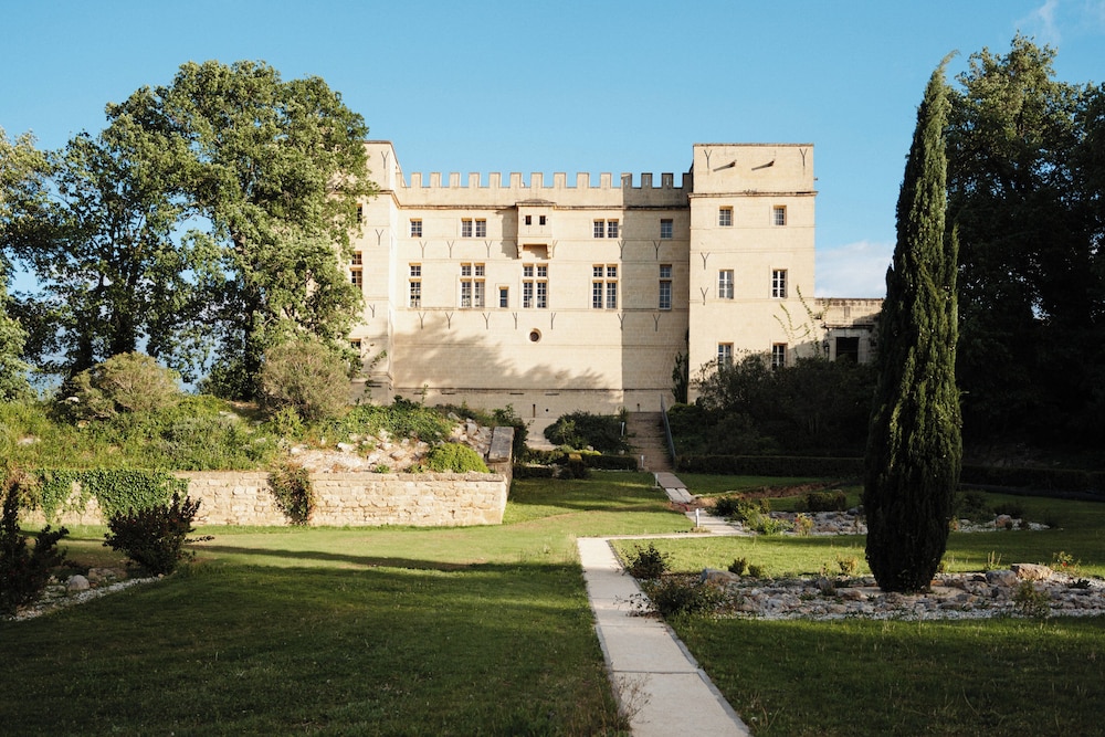 Le Chateau de Pondres 64/68