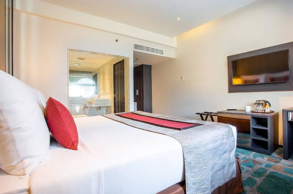 Grace Hotel 34/77