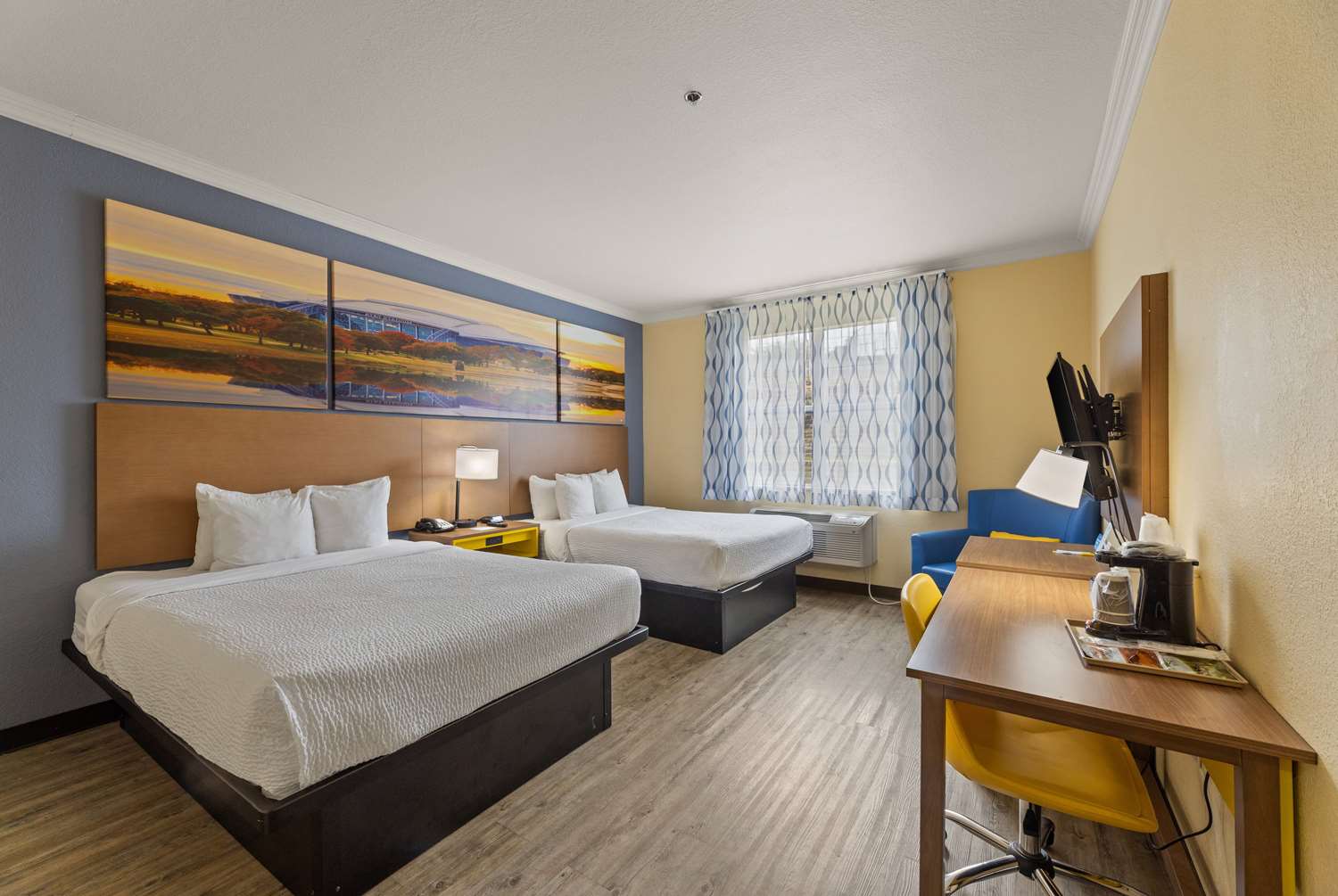 Days Inn and Suites by Wyndham Euless DFW Airport South 22/57