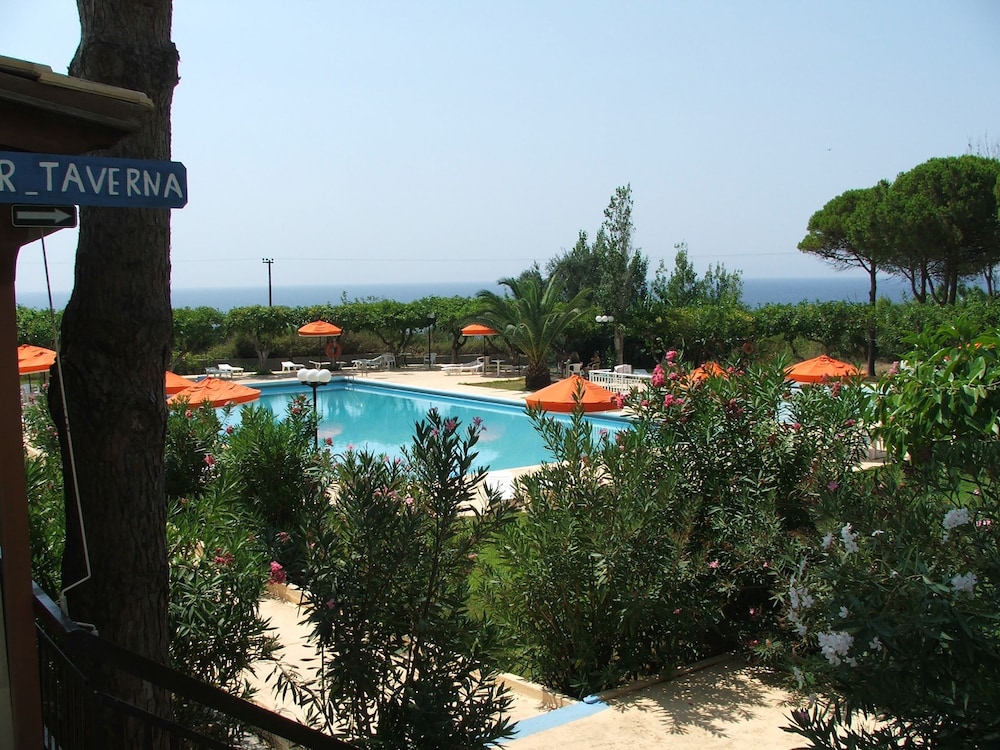 Irinna Hotel 26/31