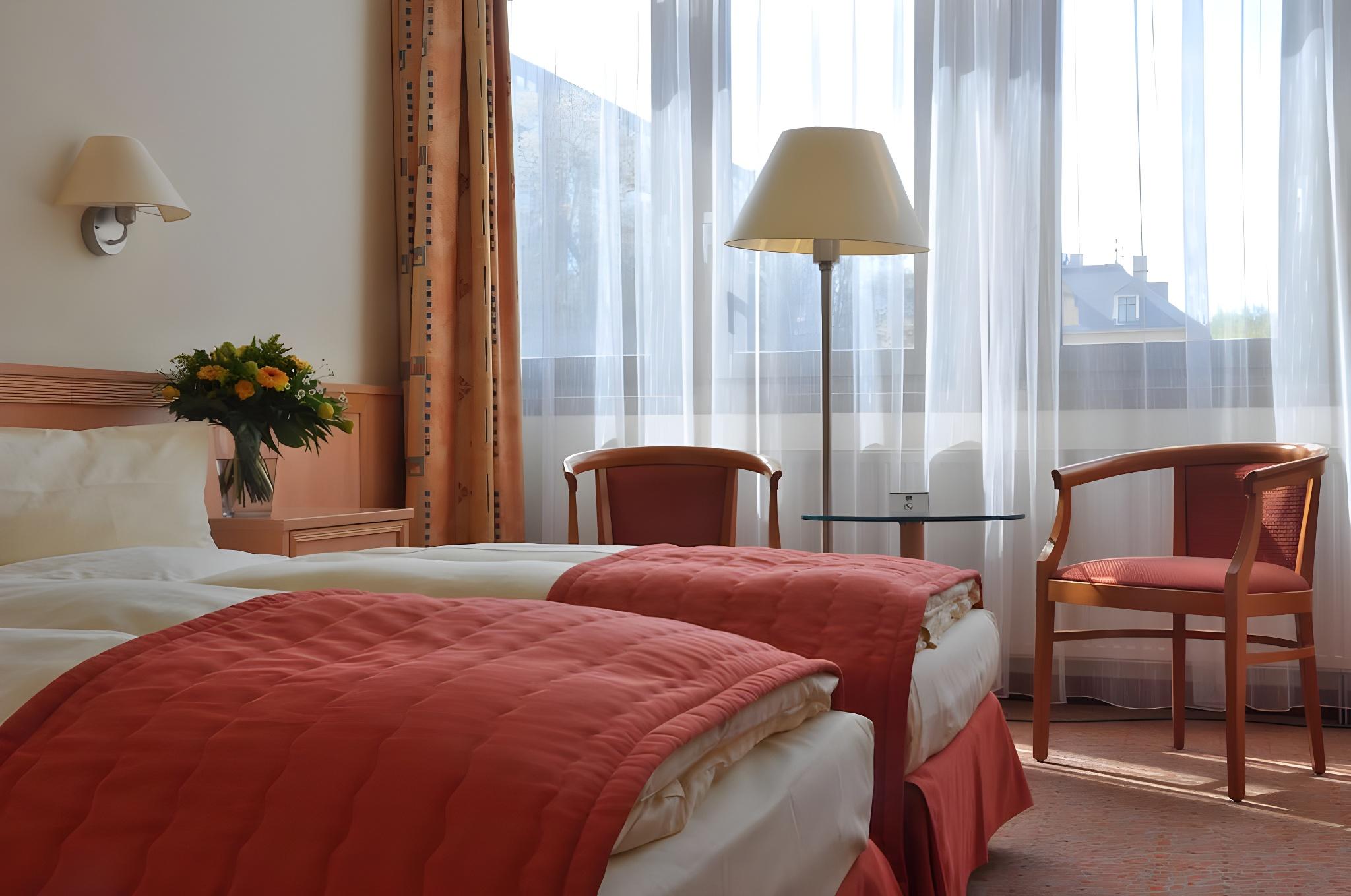 Room, 2 Double Beds, Street View