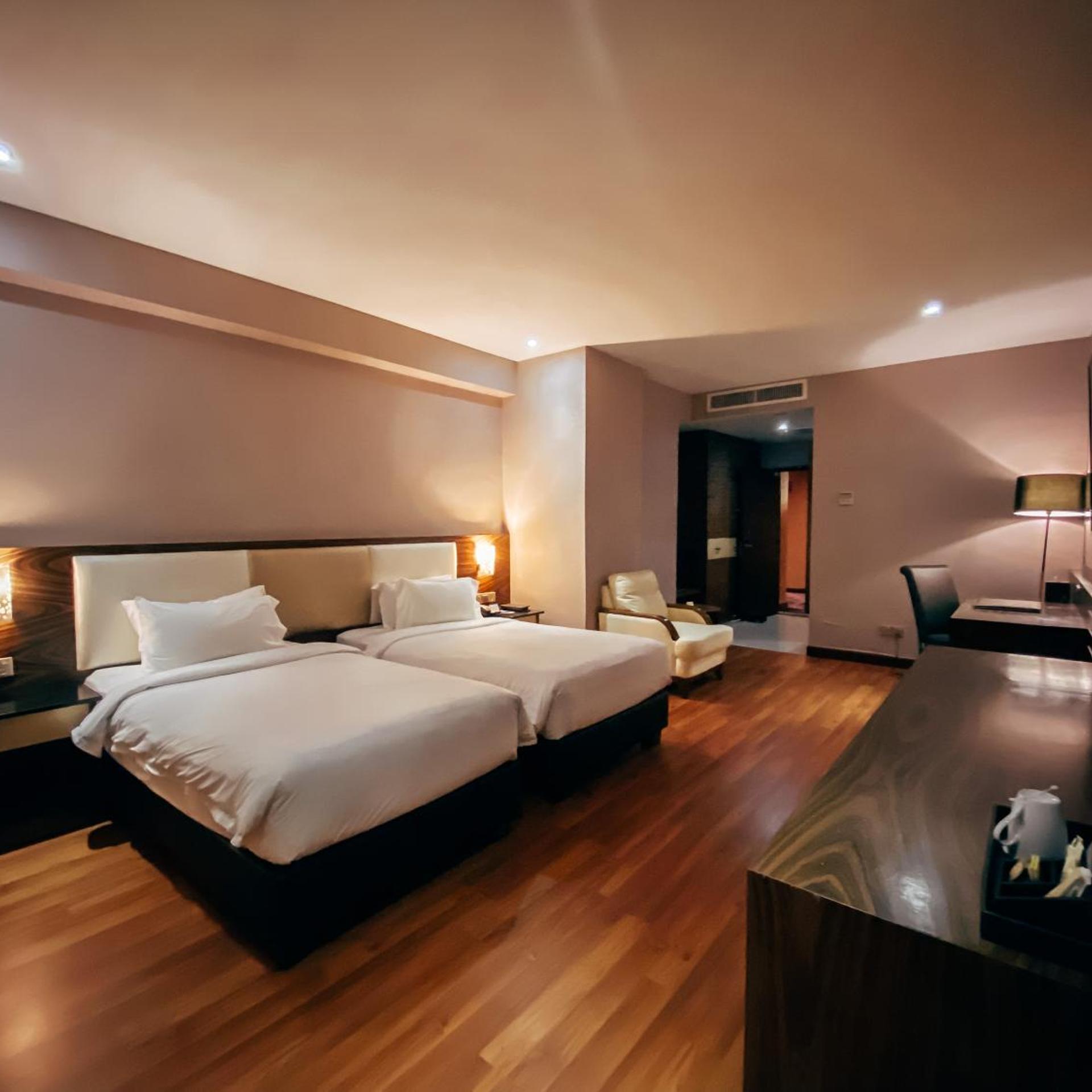 Standard, Twin Beds, No Window