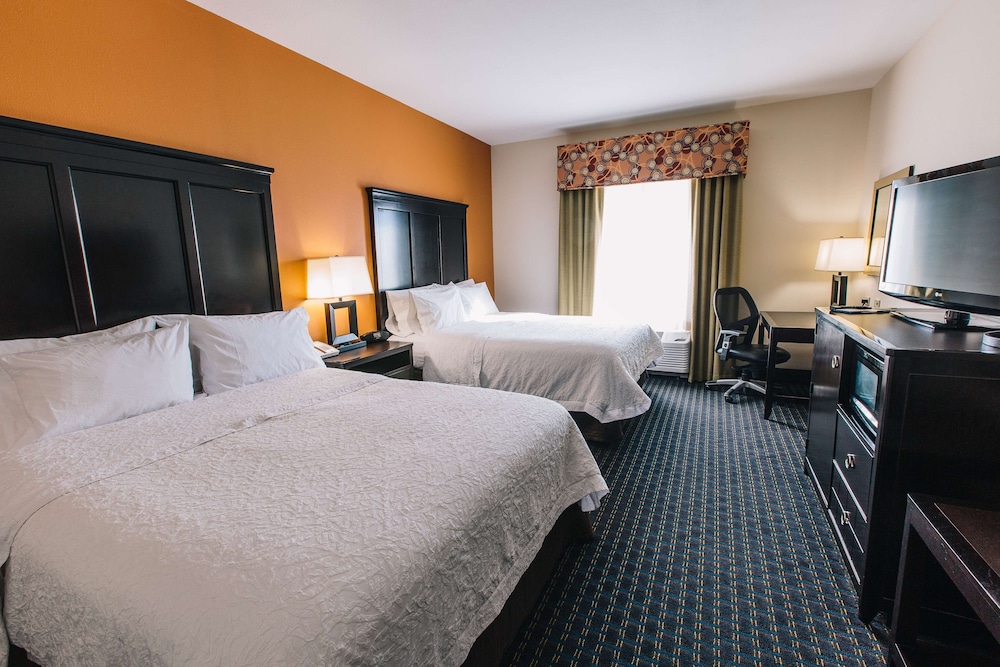 Hampton Inn Suites Effingham 16/63