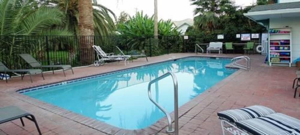 Plantation Bed & Breakfast 25/50