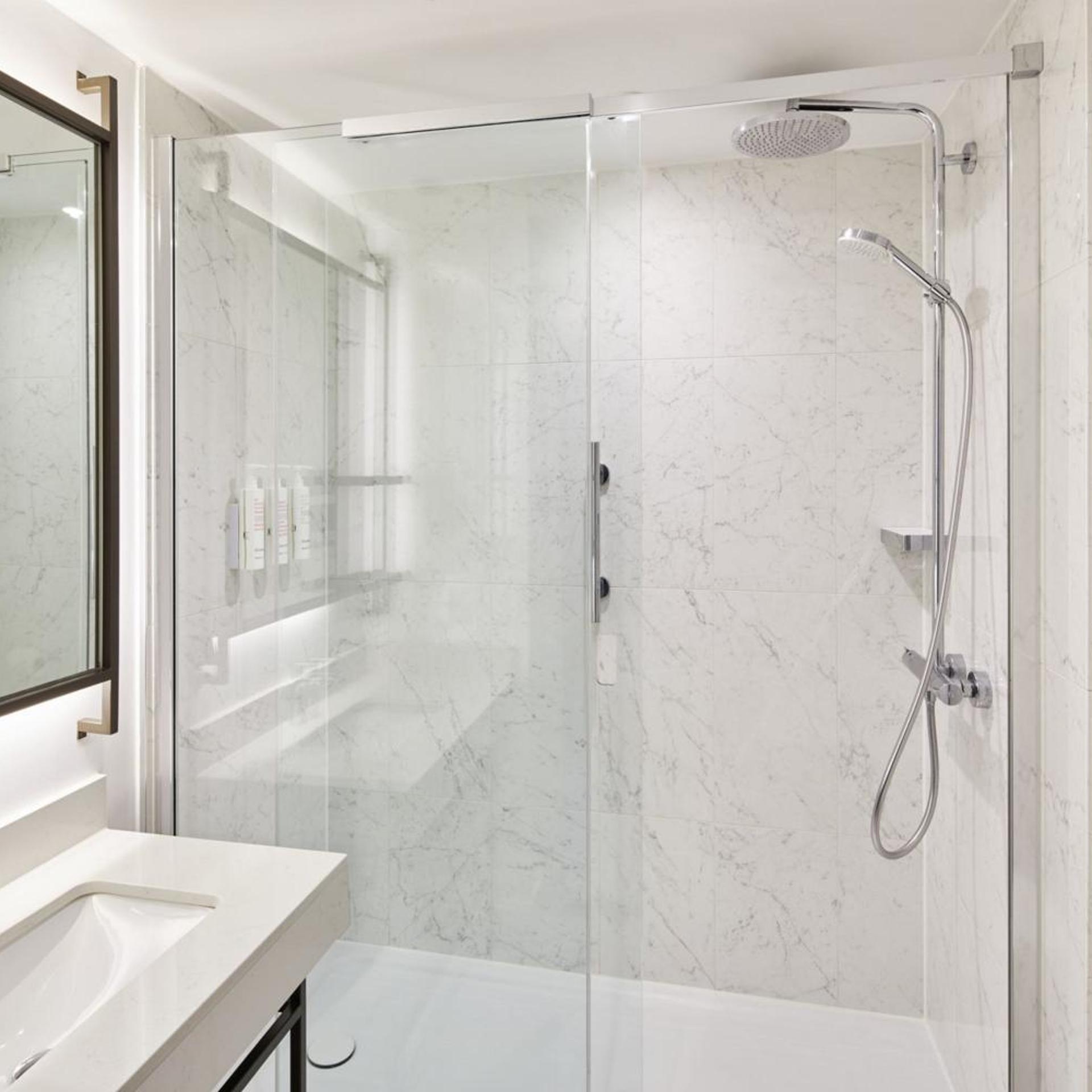 Superior, 2 Double Beds, Square View، Marriott London Hotel Grosvenor Square 5/7