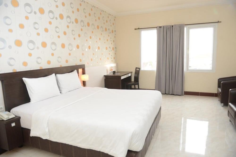 Hotel 88 Jember 13/50