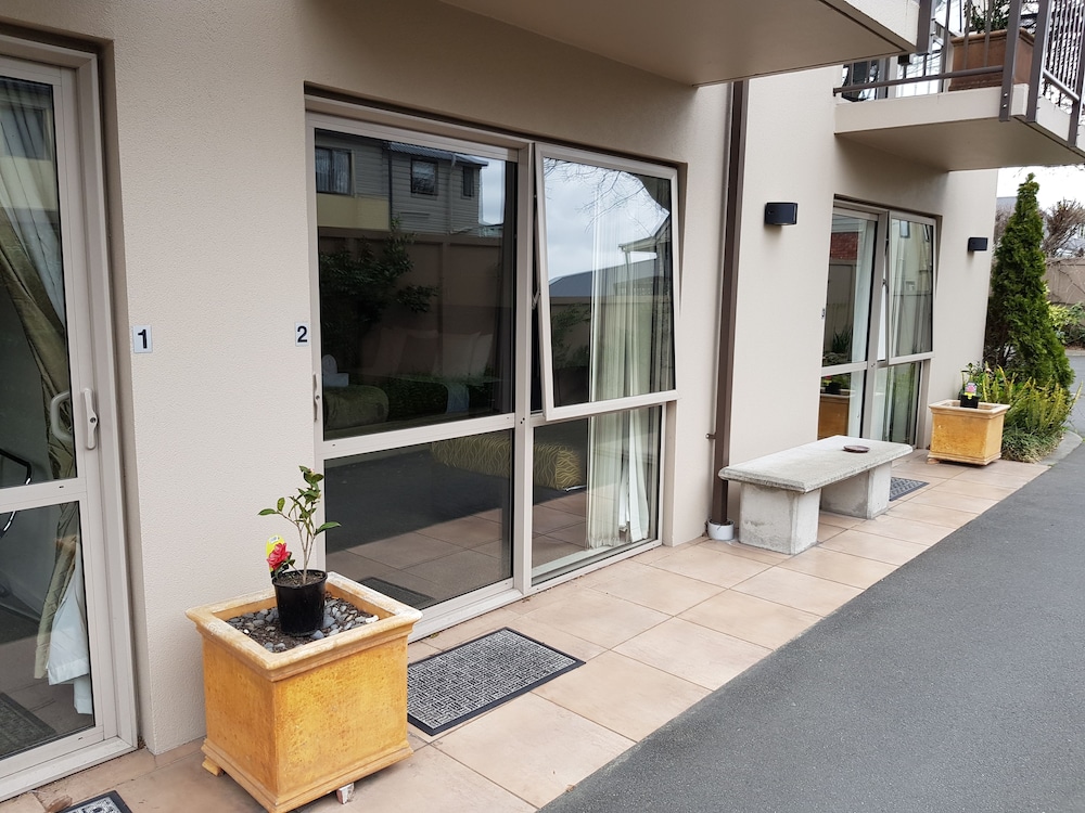 Delago Motel 13/46