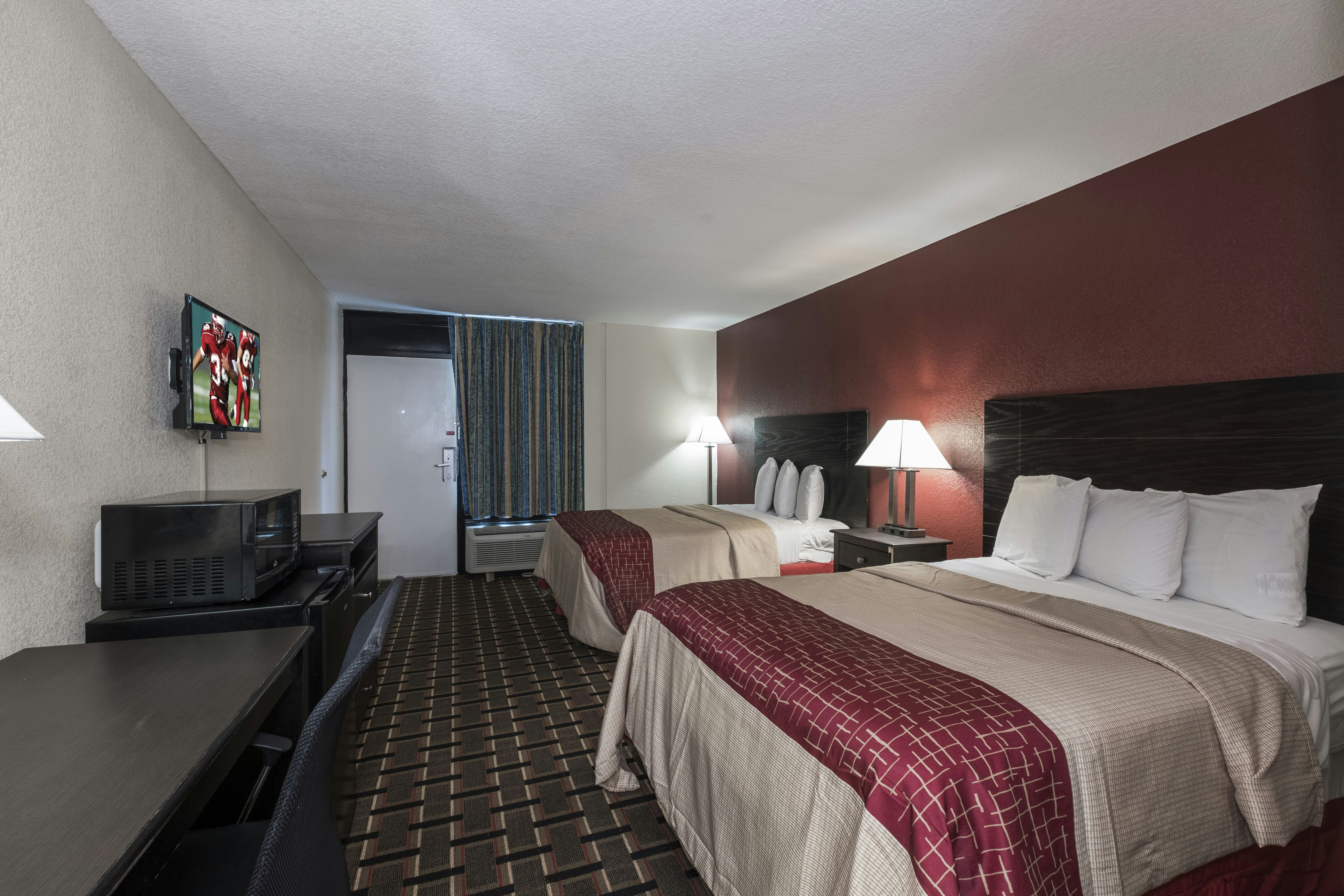 غرفة قياسية بسريرين مزدوجين، Red Roof Inn Mobile Midtown 2/9