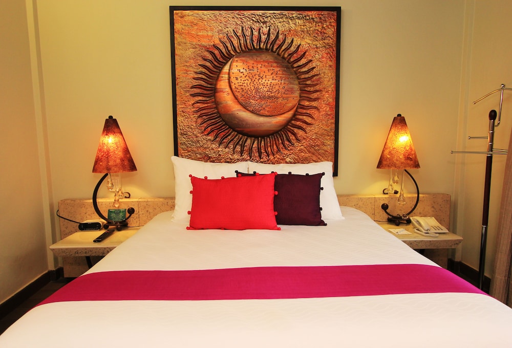 Plaza Gallery Hotel & Boutique 8/70