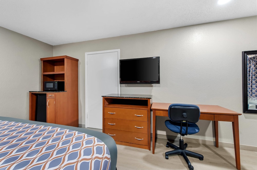 Rodeway Inn & Suites Jefferson 39/53