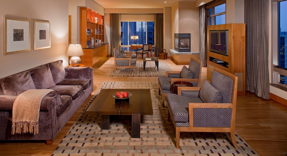 Grand Hyatt Seattle 32/53