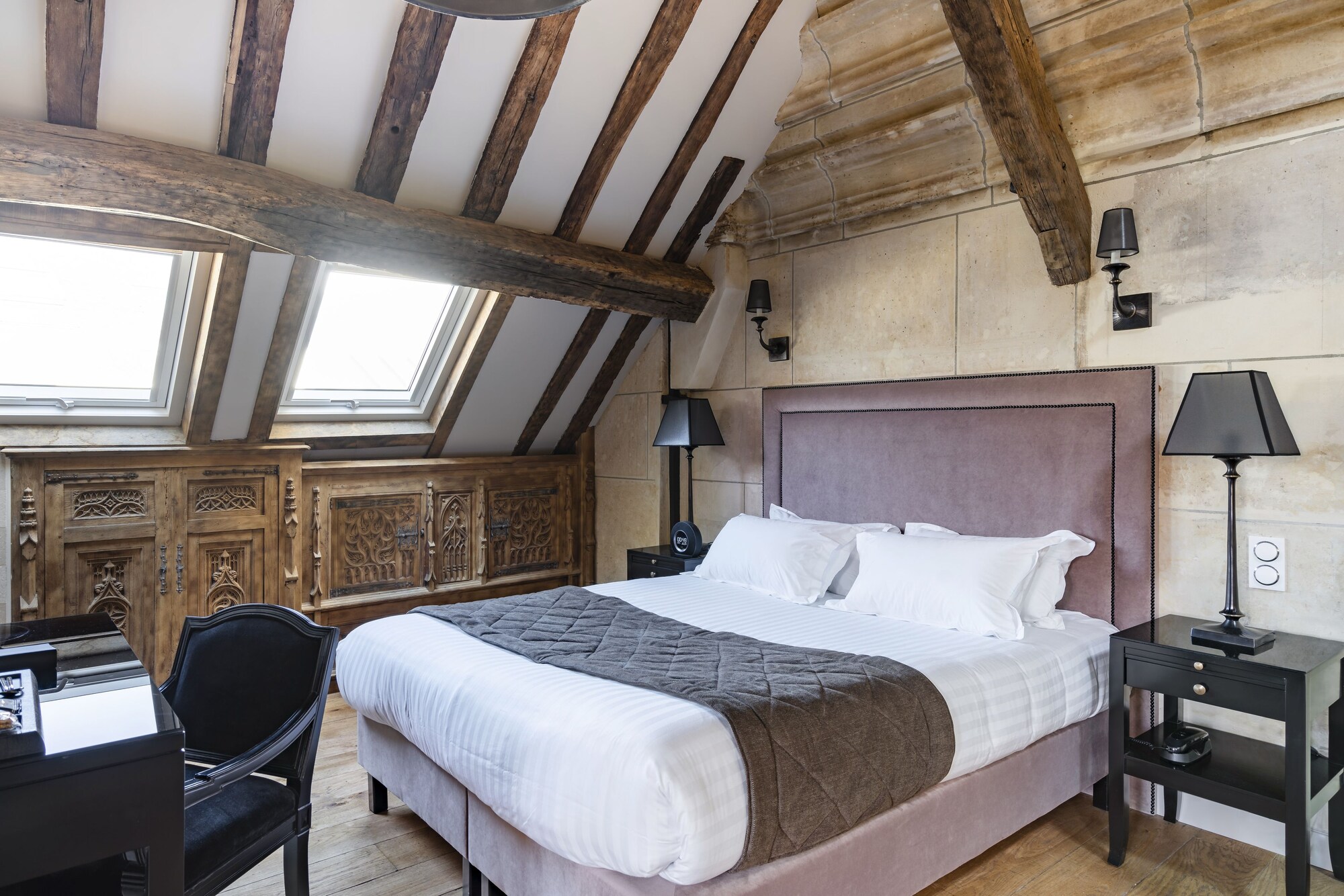 SIGNATURE, SUITE, MULTIPLE BEDS