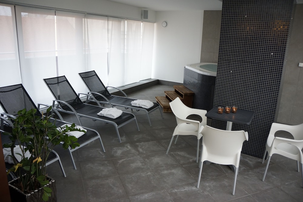 Hotel Avance 65/69