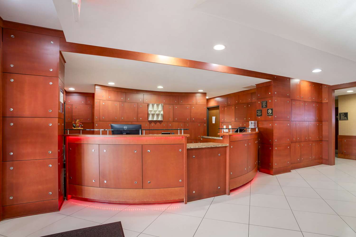 Best Western Plus Flowood Inn & Suites 6/39