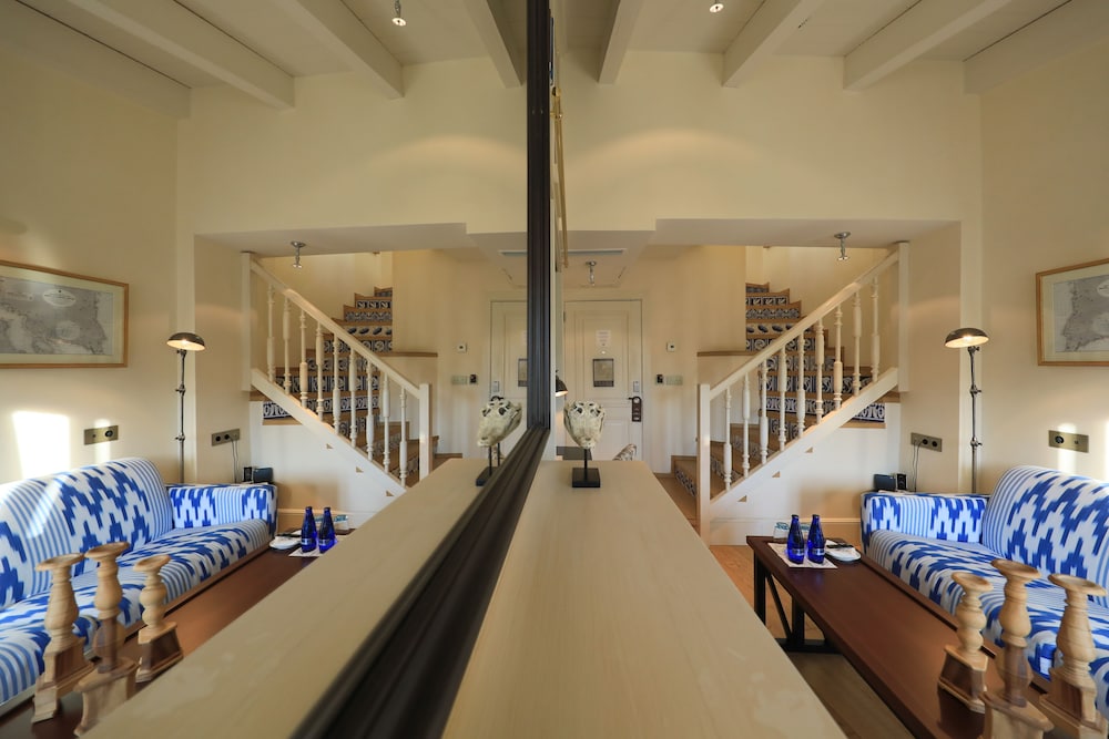 Island, Luxury, Suite, King Bed