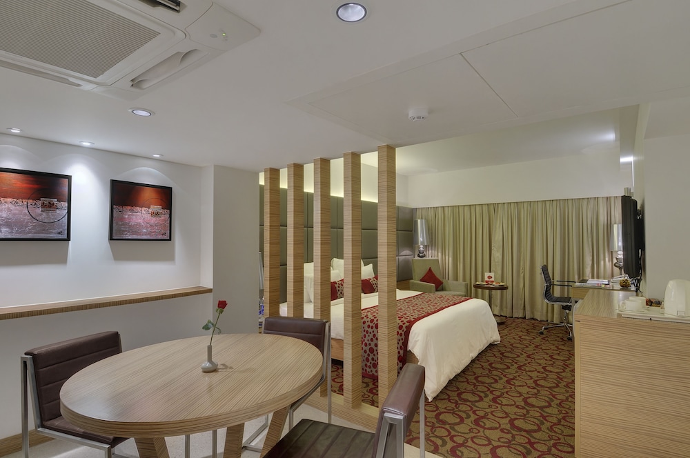 Pride Plaza Hotel Ahmedabad 30/36