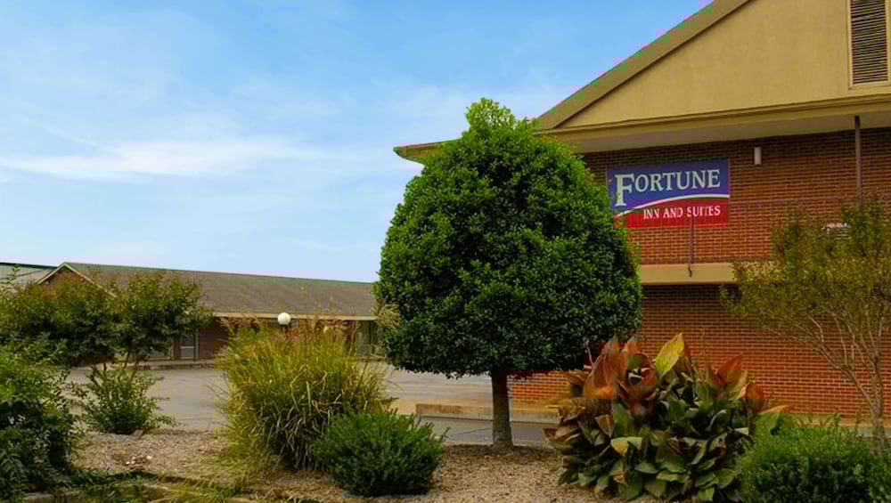 Fortune Inn And Suites Newport 50/50
