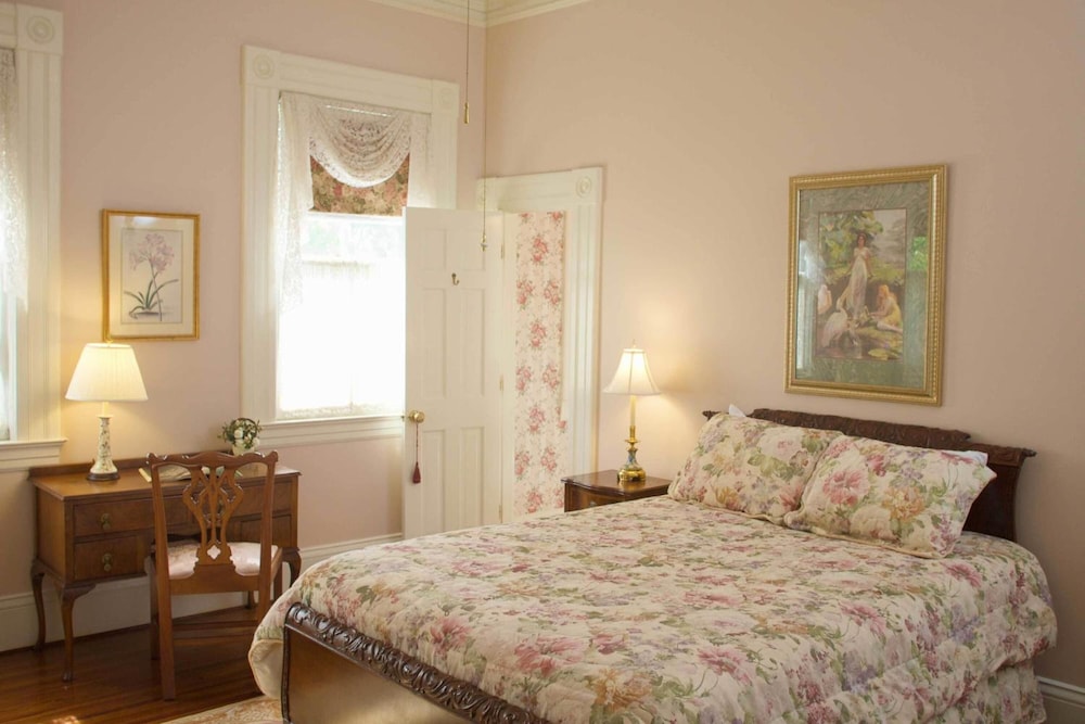Lookaway Inn 11/64
