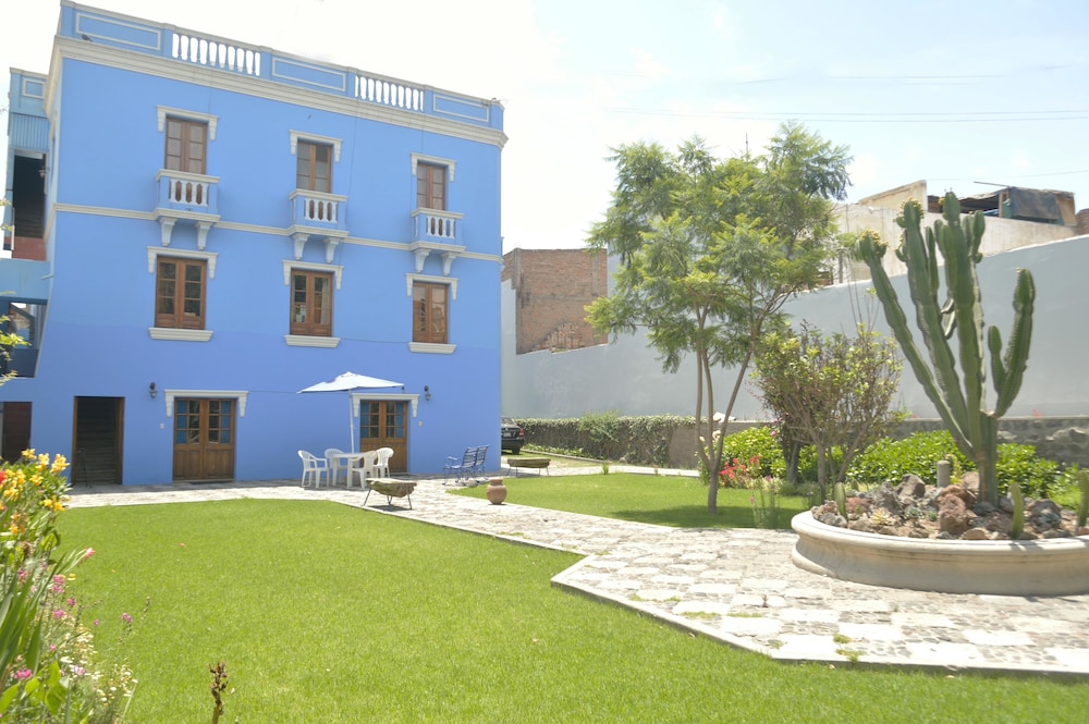 Las Mercedes Hostal Residencial 5/68