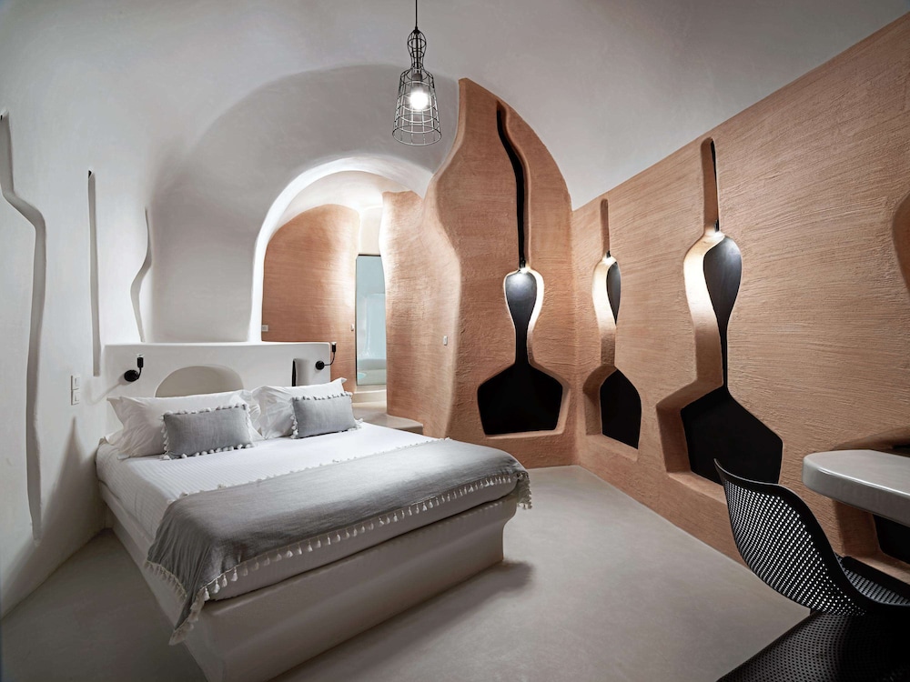 Tholos Resort 24/62