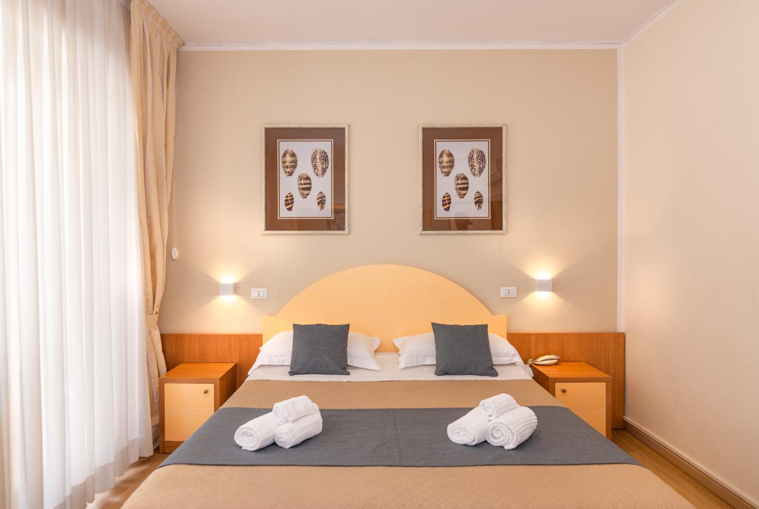 Room, Double Bed, Balcony, Hotel Stella D'italia 5/10