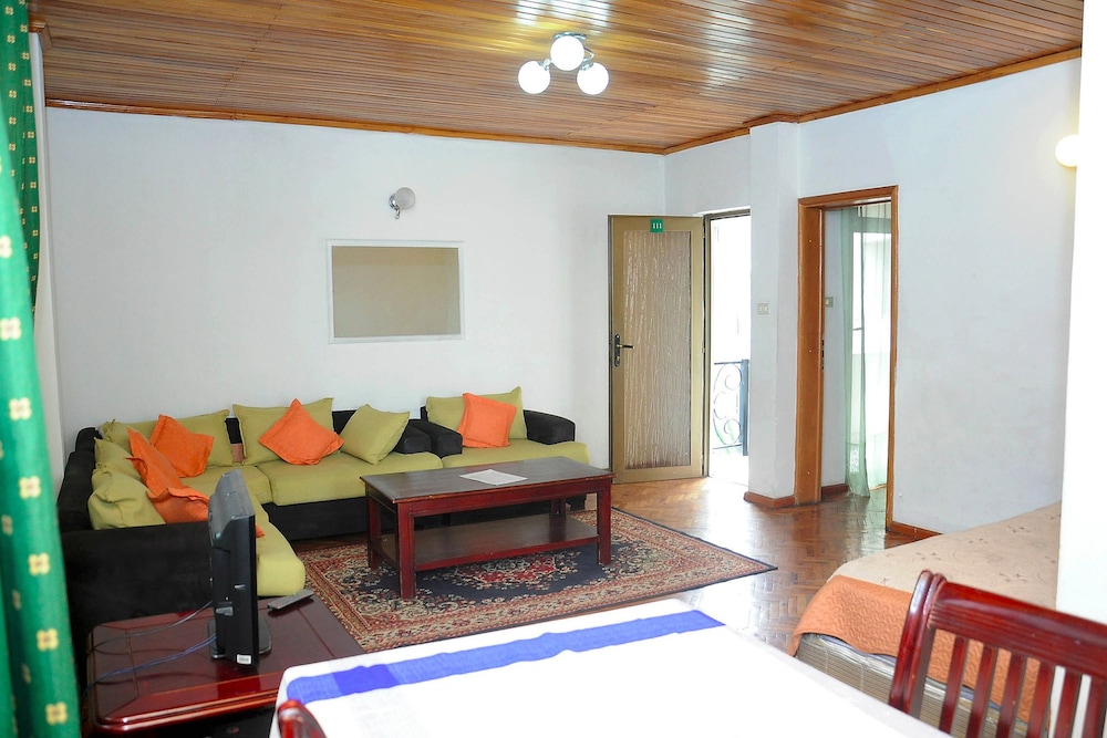 Yeka Guest House 19/36
