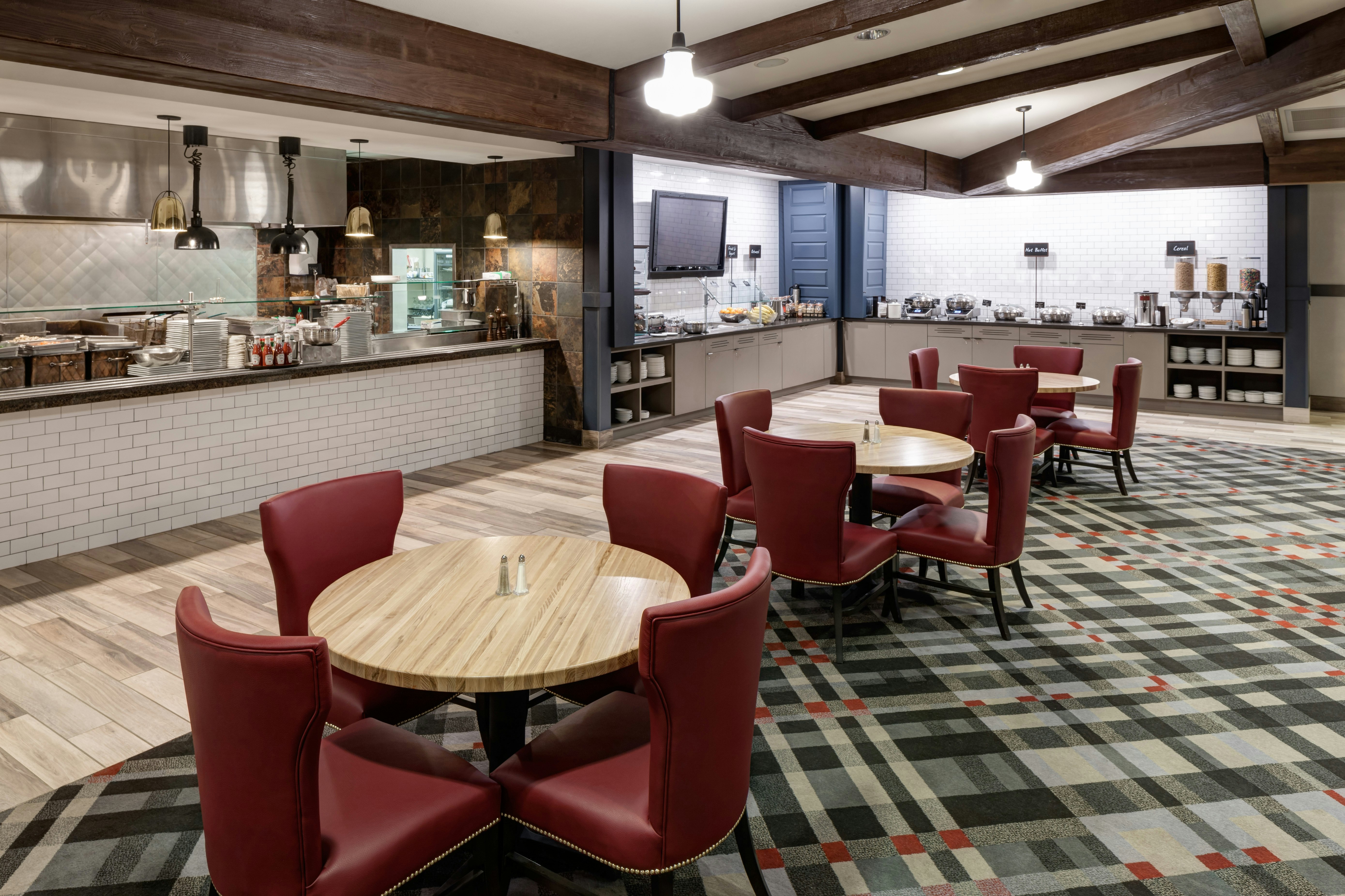 Embassy Suites by Hilton Anchorage 33/52