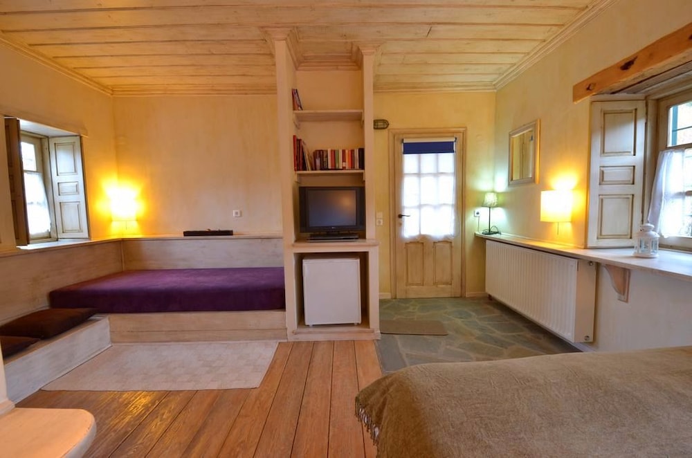 Papaevangelou Hotel 43/66