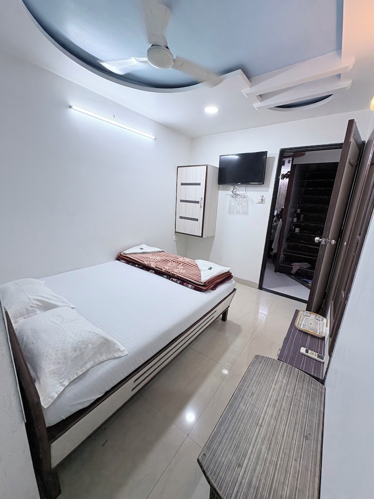 Hotel Broadway Colaba Mumbai 21/50