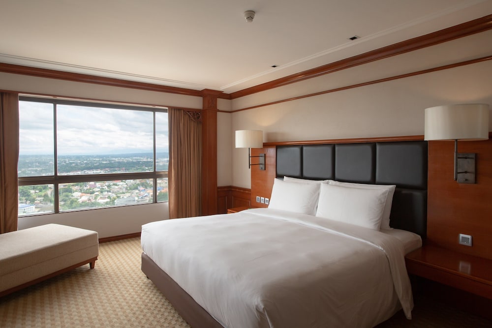 EXECUTIVE, SUITE, RIVER VIEW