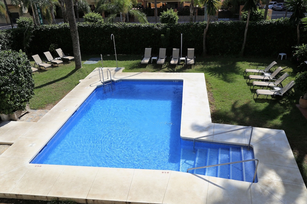 Hotel Arcos de Montemar 38/59