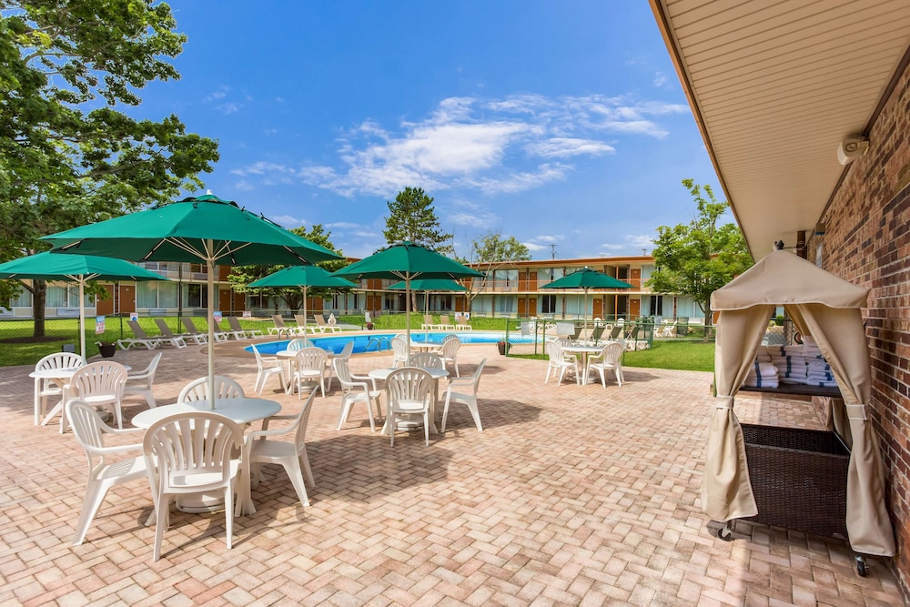 Red Lion Inn & Suites Branson — photo 5